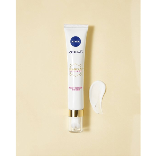 NIVEA CELLular LUMINOUS630 Crème Contour des Yeux - Crème Contour des Yeux Cernes et Poches et Anti-Rides - Tous Types de Peaux - À l'Acide Hyaluronique et à la Caféine - Crème Contour des Yeux - 15 ml